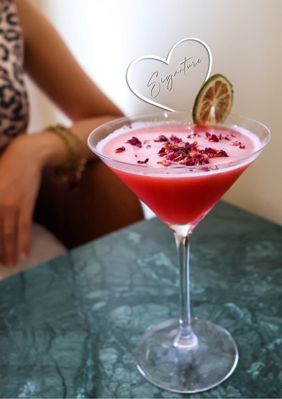 Blush Garden — cocktail floral rosé au litchi, goyave, framboise et rose